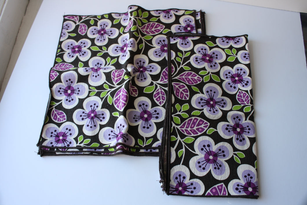 Set of 8 Vera bradley cloth cocktail napkins in Plum Petals print