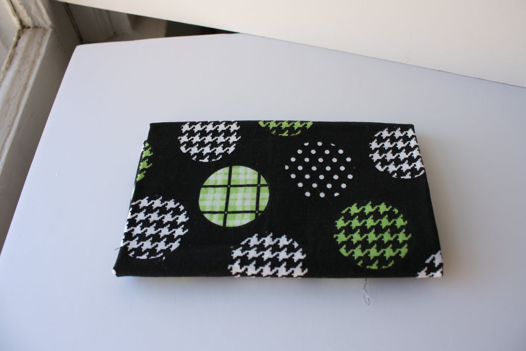 Fat 1/4 black and green houndstooth circle fabric